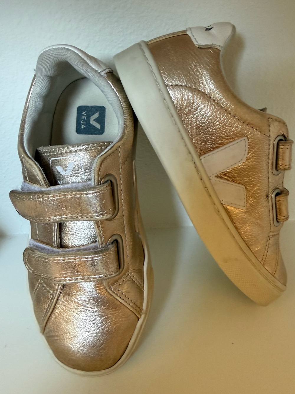 Veja Kids Metallic Rose Gold Velcro Sneakers for Toddlers